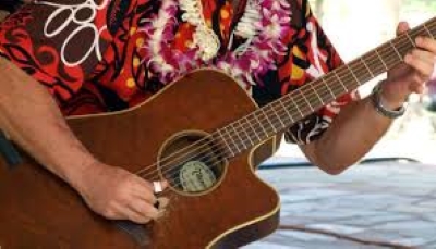 instructor teaching a Beginner Chinese class